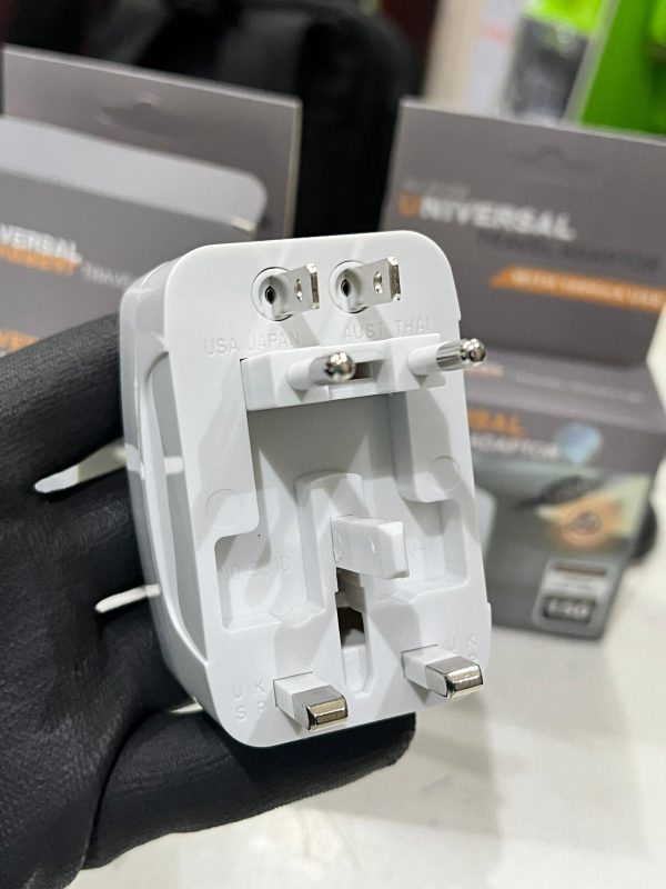 Adaptateur Universel de Voyage Tout-en-un avec Port USB – Image 4