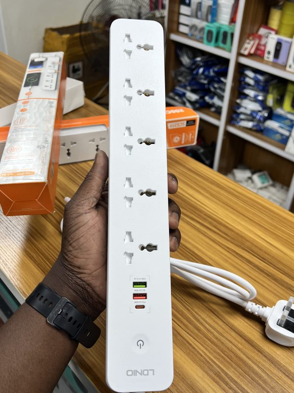 Multiprise à 5 prises avec 3 ports USB LDNIO SC5319  Extension de prise universelle UK EU US Plug Multifunction Power Strips – Image 7
