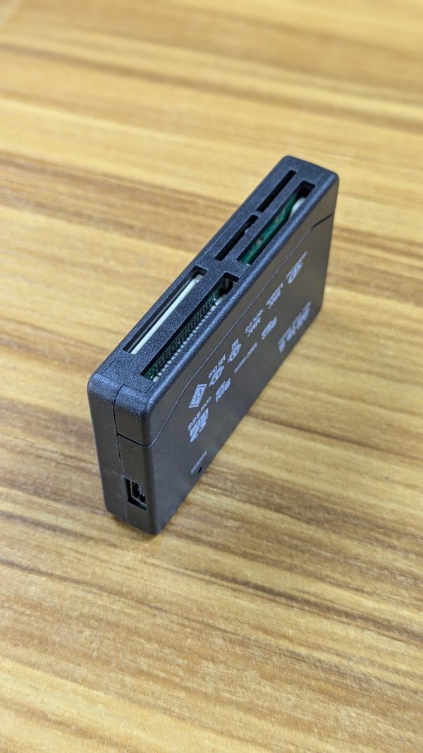 Lecteur de Carte Mémoire Universelle Tout-en-Un – USB Externe – Image 4