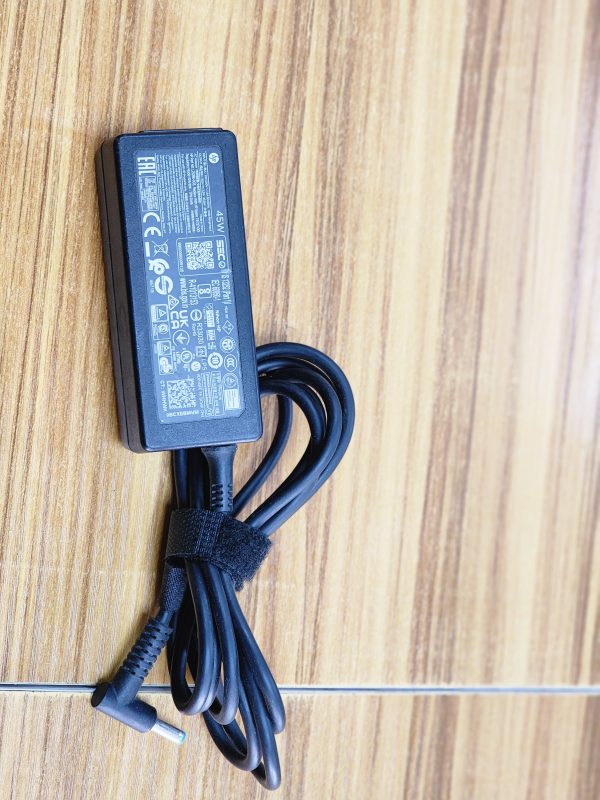 Chargeur hp bout bleu 45W Venu