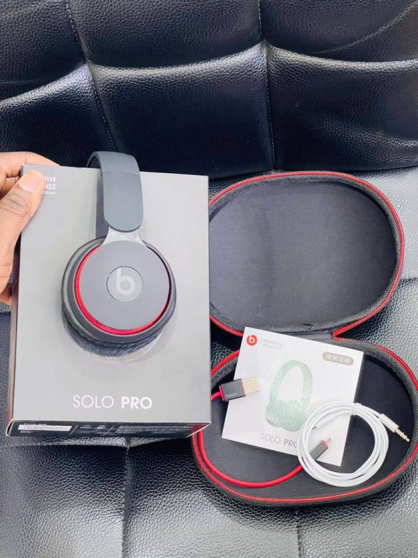Casque sans fil SOLO PRO avec étui de rangement - (Seconde Qualité) – Image 2