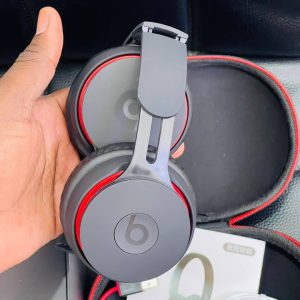 Casque sans fil SOLO PRO avec étui de rangement - (Seconde Qualité)