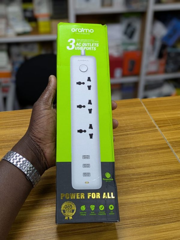 Oraimo Rallonge Multifonction – PowerHub OWS-E331- 3 Ports USB – 3 Prises AC – Blanc
