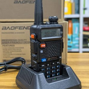 Talkie Walkie portable Baofeng UV-5R